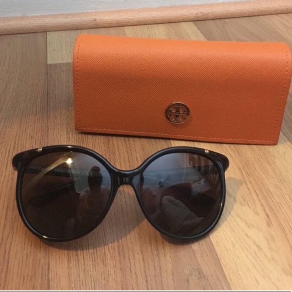 😎☀️ Tory Burch Sunglasses ☀️😎